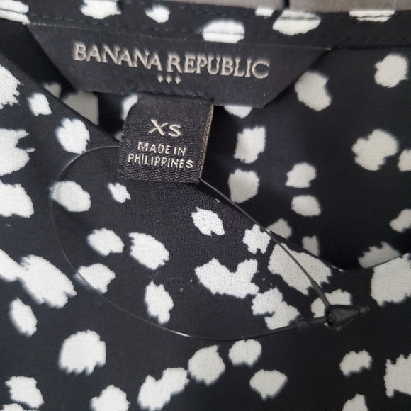 NWOT Banana Republic Black and white dotted cami tank Size XS. Lined. - Picture 9 of 13